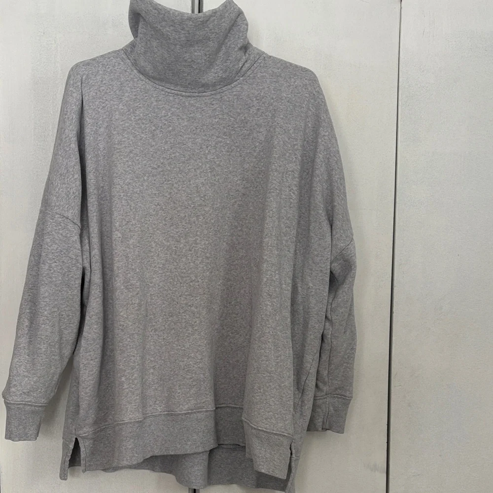 Time and Tru Heather Gray Turtleneck Sweatshirt - Picture 2 of 7